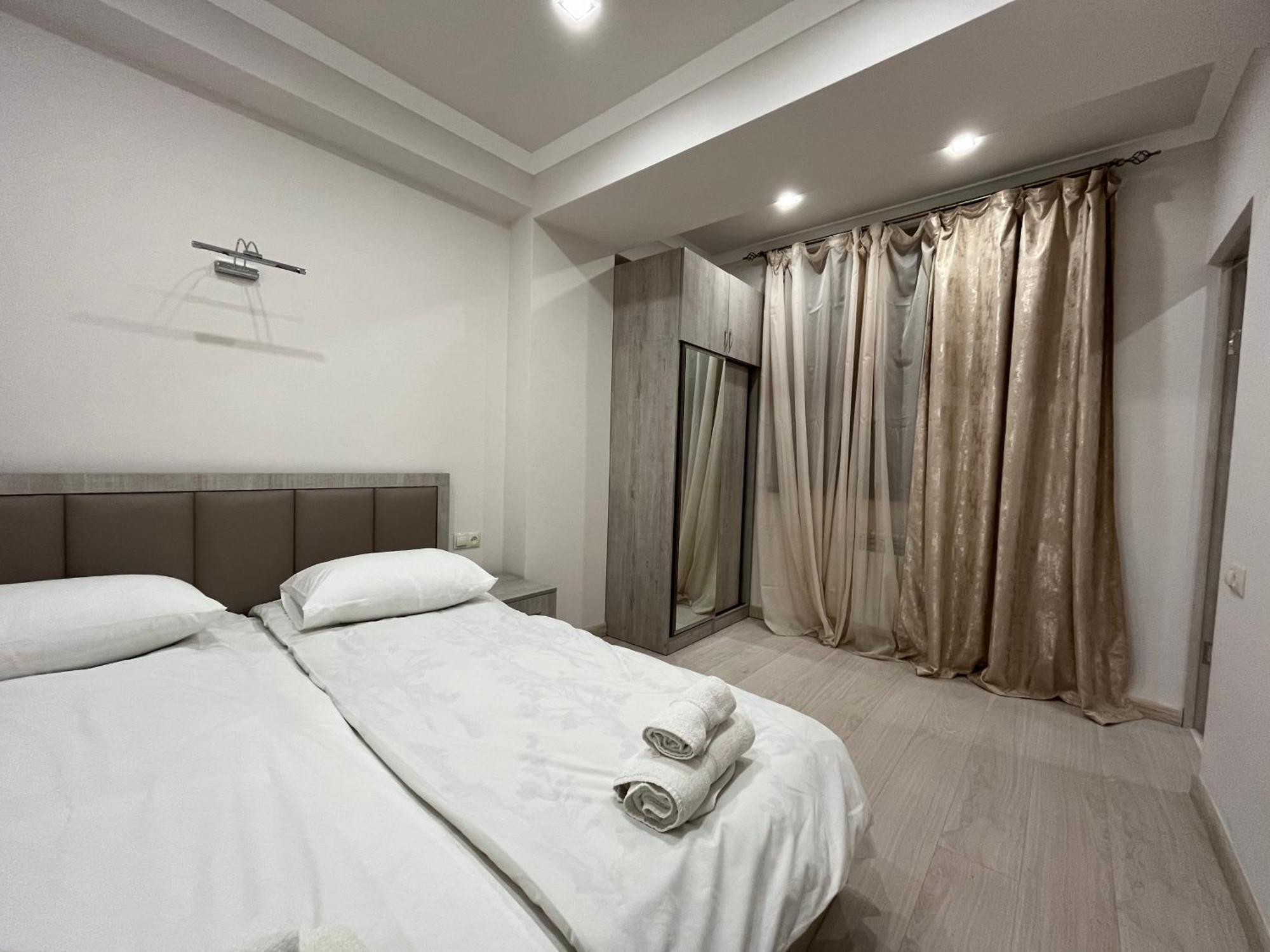 יירבאן City Centre Apartment On Sakharov Square מראה חיצוני תמונה